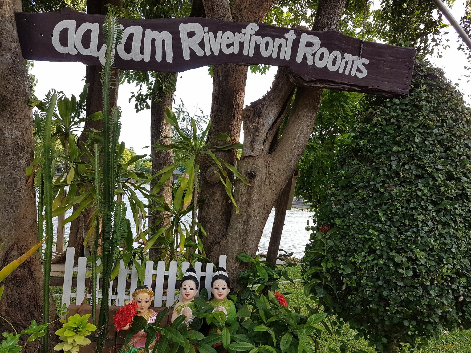 Aajam Riverfront Rooms Καντσαναμπούρι Εξωτερικό φωτογραφία