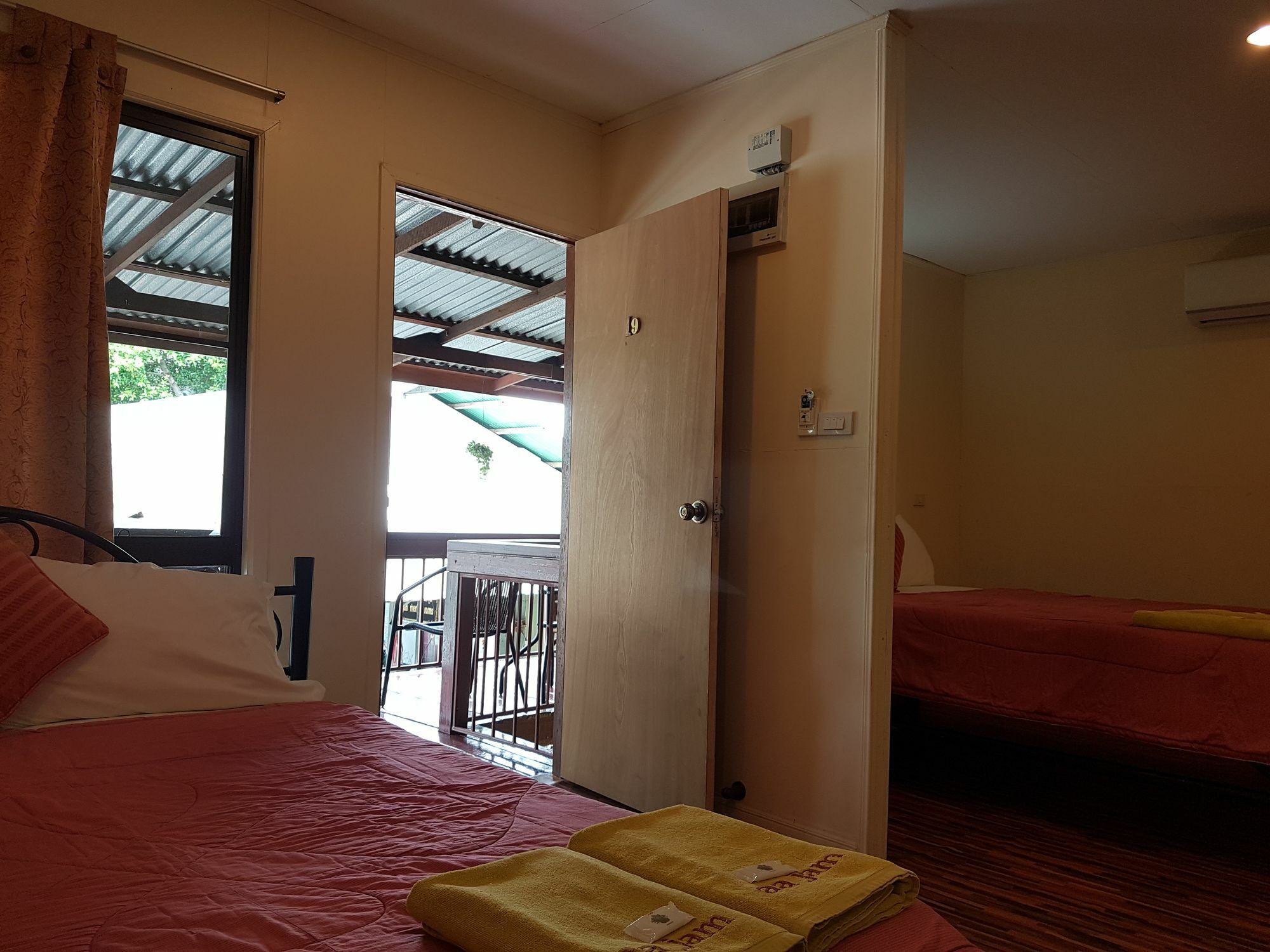 Aajam Riverfront Rooms Καντσαναμπούρι Εξωτερικό φωτογραφία